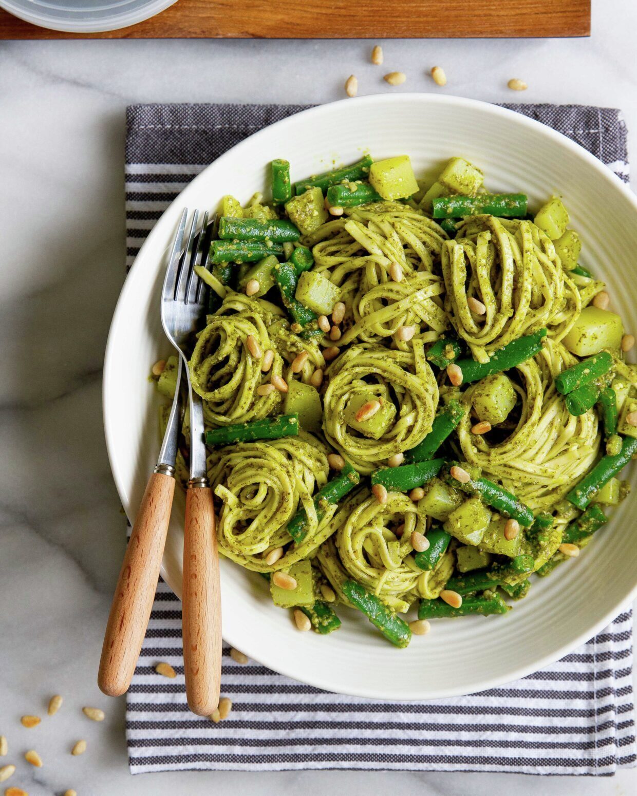 Linguine with Basil Pesto Genovese